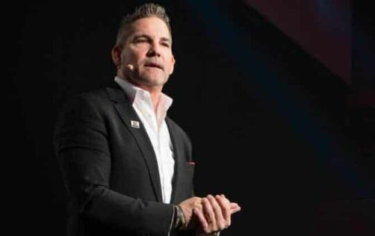 Grant Cardone adds $100 million in Bitcoin to real estate deal, targeting 32% returns