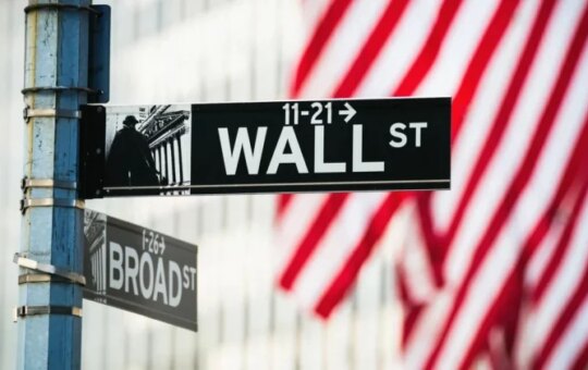 HSBC raises S&P 500 target to 7,650 as Wall Street bets big on AI-driven earnings