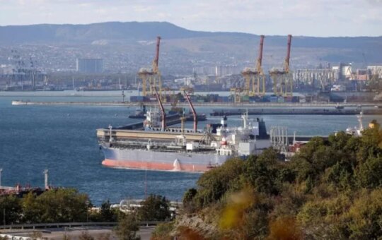 Russia cuts 2026 oil export forecast to 237 million tons as sanctions and infrastructure woes bite