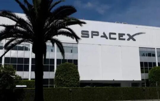 SpaceX shareholders approve 5-for-1 stock split as private market liquidity push heats up