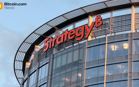 Strategy Adds 535 BTC for $43M, Saylor Pushes Total Holdings to 818,869 Bitcoin
