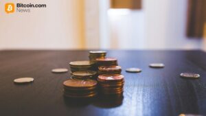Whale Wallets Stack $4.3M in Chainlink and Dogecoin Longs, $8M+ in Pending Orders