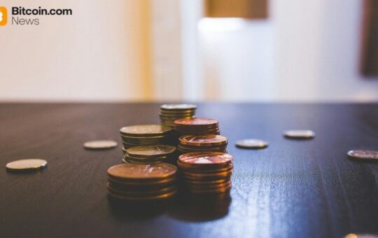 Whale Wallets Stack $4.3M in Chainlink and Dogecoin Longs, $8M+ in Pending Orders