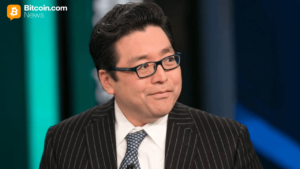 Why Tom Lee Predicts a Massive Ethereum Rebound in 2026