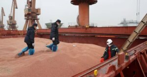 Xi-Trump summit may yield farm deal as China limits soybean imports