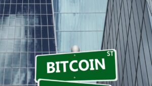 Binance Research Links Bitcoin Weakness to Record S&P 500 Capital Inflow