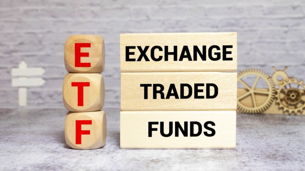 Bitcoin ETF Outflows Ease to $316 Million While XRP and HYPE Gain Momentum