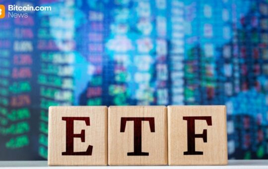 Bitcoin ETFs Lead Weekly Losses With $1.42B Exit as HYPE ETFs Push Altcoin Inflows
