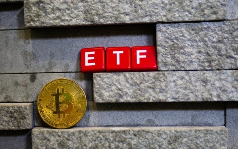 Bitcoin ETFs Lose $68M Despite Ark and Fidelity $121M Inflow