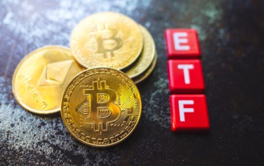 Bitcoin and Ether ETFs Lose $249 Million While HYPE Funds Extend Inflow Run