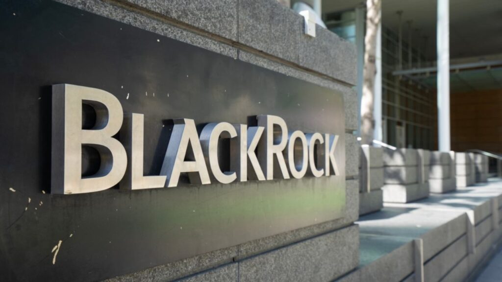 Blackrock Targets Bitcoin Yield With 0.65% Fee Covered-Call ETF