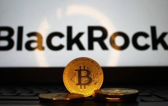 Blackrock’s $300M IBIT Exit Extends Bitcoin ETF Outflow Streak to 8 Days