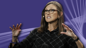 Cathie Wood's ARK Invest Buys the Dip on Coinbase, Circle, Bullish, and Robinhood as Crypto Stocks Slide