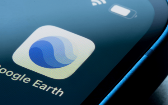 Google Earth’s Hidden Flight Simulator Is Now Playable in Web Browsers