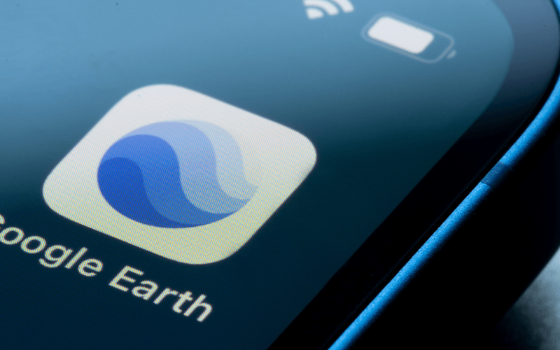 Google Earth’s Hidden Flight Simulator Is Now Playable in Web Browsers