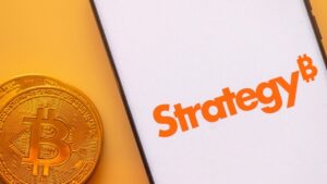 Grayscale Warns Strategy May Struggle to Keep Buying Bitcoin