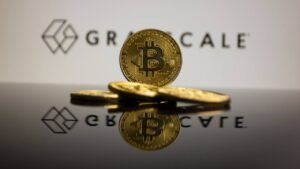 Grayscale’s GBTC Leads $227M Bitcoin ETF Weekly Outflow as HYPE Funds Add $28M