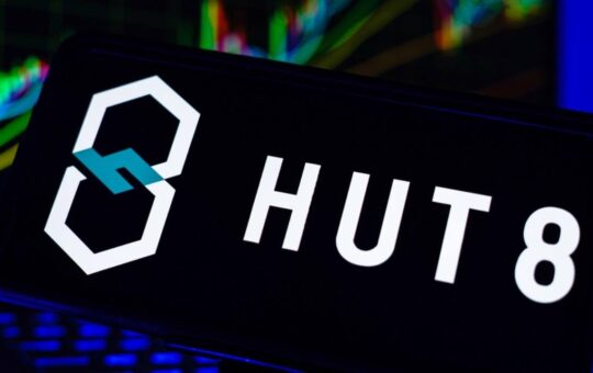 Hut 8 Prices $4.25B Notes to Build 352MW Texas AI Data Center