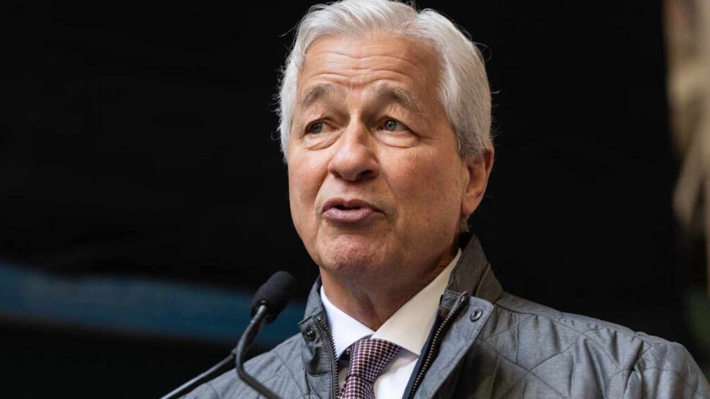JPMorgan's Dimon Warns on Stock Bull Market While Bitcoin Lags
