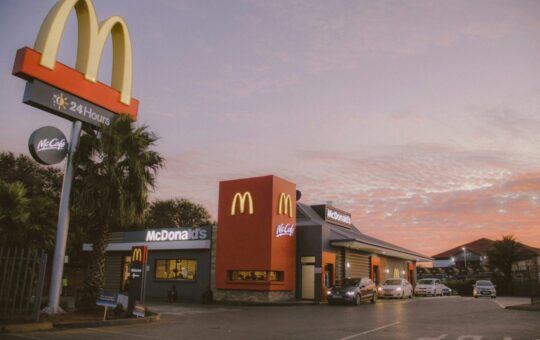 McDonald’s tests Google-backed AI drive-thru ordering system