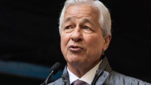 Peter Schiff Calls Jamie Dimon's Stablecoin Regulation Argument 'Nonsense'