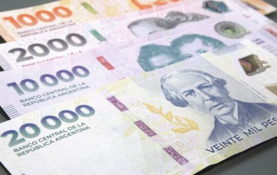 Argentina’s Banking Groups Are Quietly Building Peso Stablecoins for the Institutional Market