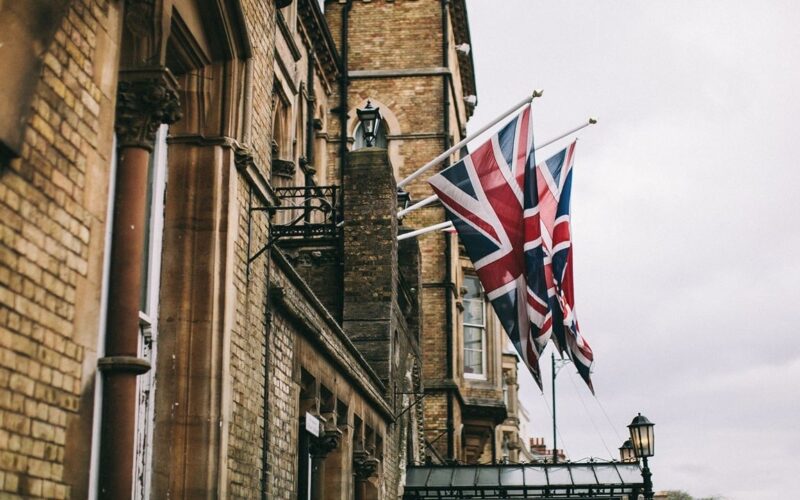 Binance and CZ Sued for $200 Million in UK Over 'Unauthorized' Derivatives Sold to 1,700 Traders