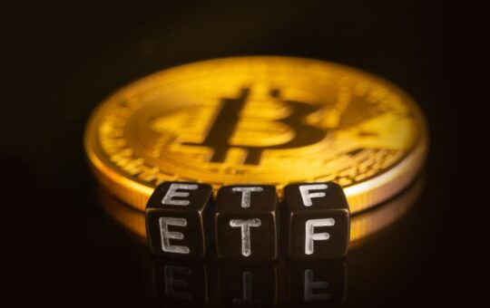 Bitcoin ETFs Lose $425M as Fidelity and Blackrock Drive Fresh Wave of Outflows