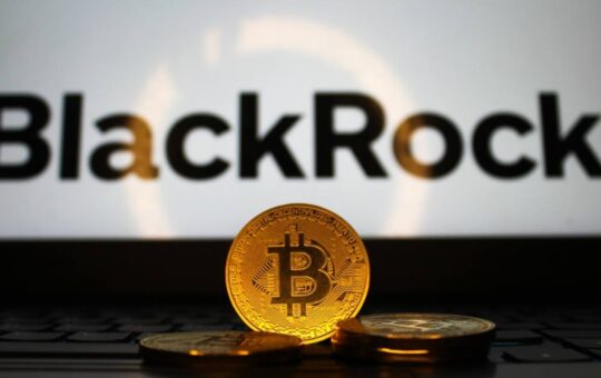 Blackrock Pulls in $204M as Bitcoin ETFs Finish the Week Positive