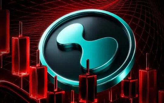 HYPE Price Slides as Whale Selling Grows, But Grayscale Sees Long-Term Value