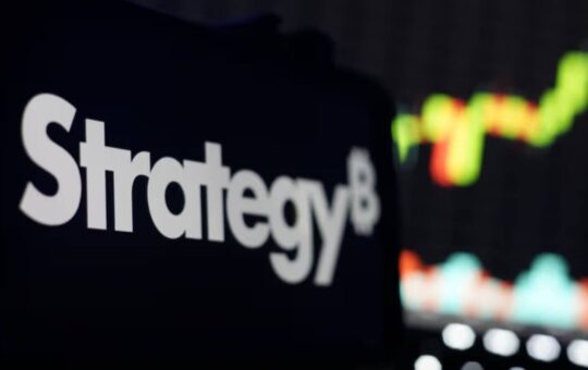 Strategy Says Bitcoin Reserve Provides 31 Years of Dividend Coverage as Cash Buffer Reaches $3.2 Billion