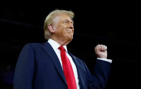 Trump’s $1.4B Crypto Income Draws Scrutiny as Senate Weighs CLARITY Act