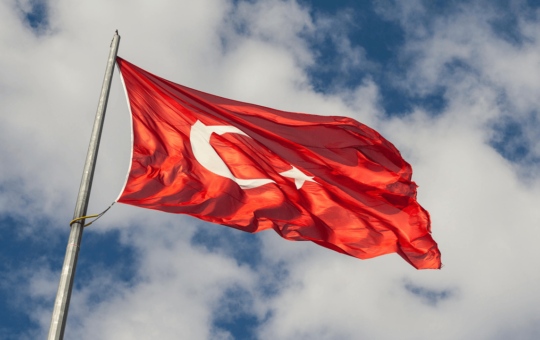 Türkiye Blocks 47,493 Illegal Betting Sites as Crypto Account Crackdown Expands