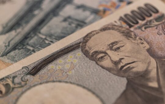 Why Bitfinex Is Warning Investors About the Yen Carry Trade
