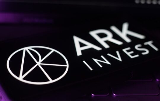ARK's Valente Sees RWA Trading Reshaping DeFi Platform Economics