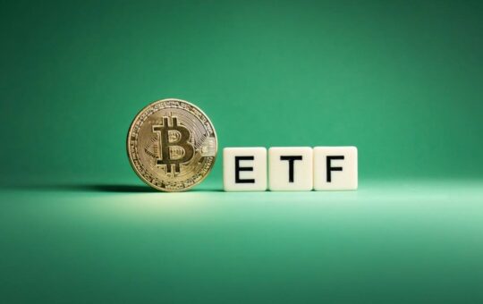 Bitcoin ETFs Add $1.92 Billion in 5 Days as Wall Street Buying Surges