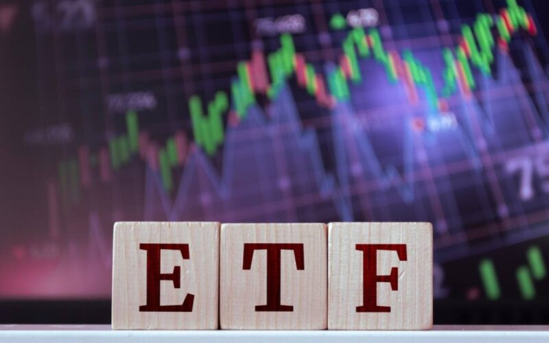 Bitcoin, Ether ETFs Pull In $2.6B in Strongest Week Since October
