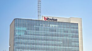Bitwise Targets Solana Staking ETF for First Tokenized Shares