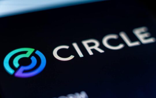 Circle Renews Coinbase USDC Deal and Rules Out Dividends