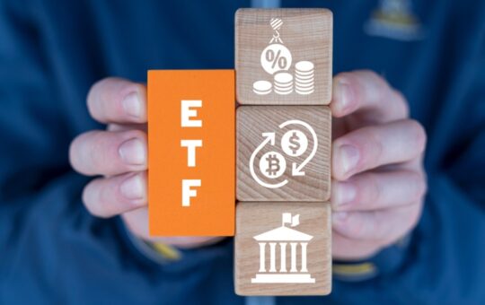 Ether ETFs Extend Weekly Run With $27M Inflow as Bitcoin Loses $61.5M