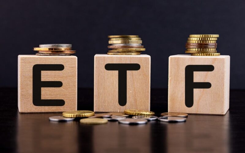 Fidelity, ARK Lead $131M Bitcoin Outflow as Ether, XRP ETFs Gain
