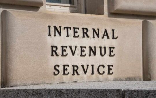 IRS Warns Fake Crypto Letters Target Wallets and Personal Data