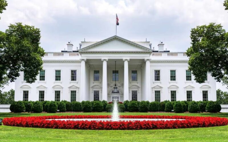 Trump Hosts Top Crypto CEOs at White House as US Weighs Bitcoin Buy