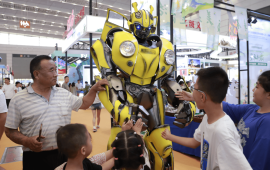 A Chinese Humanoid-Robot Maker's Shanghai IPO Surged About 500% After a New "Superman" Demo