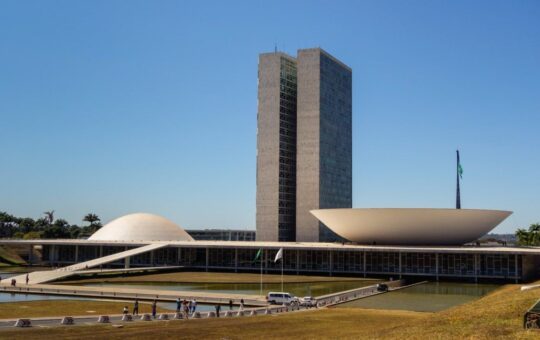 Brazil Bans Online Betting Before Election, Keeps $492M in Licensing Fees