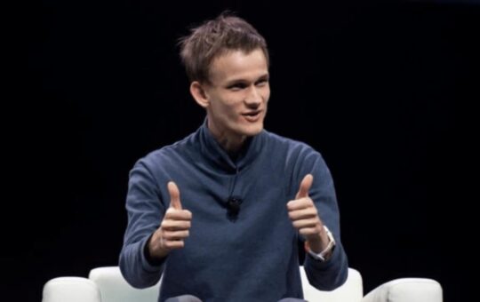 Could AI Cut Bitcoin's Value in Half? Vitalik Buterin Says the Odds Are 'Tiny'