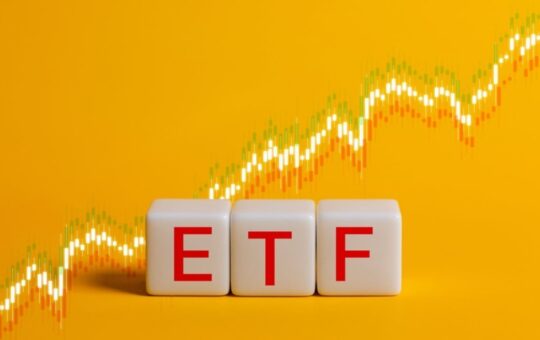 Ether ETFs Gain $216M as Bitcoin ETFs Extend 4-Day Outflow Streak