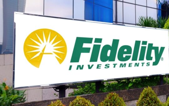 Fidelity Drives $433M Bitcoin ETF Surge as Bitcoin's Price Tops $80K