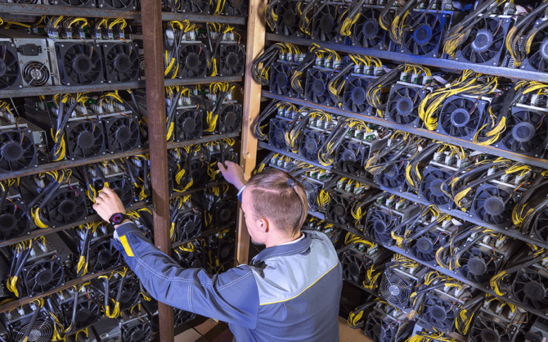 Zcash Price Spike Fuels Massive Mining Profits and Hashrate Boom