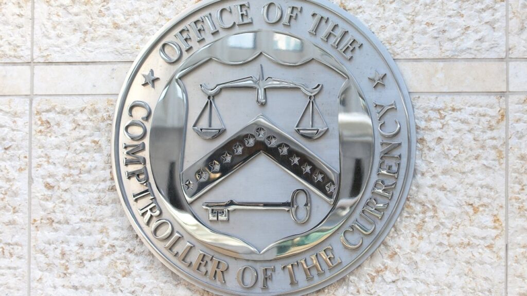 Community Bankers Sue US Banking Regulator Over 'Side Door' Crypto Charters